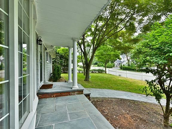 4th image of 300 Prospect Ave