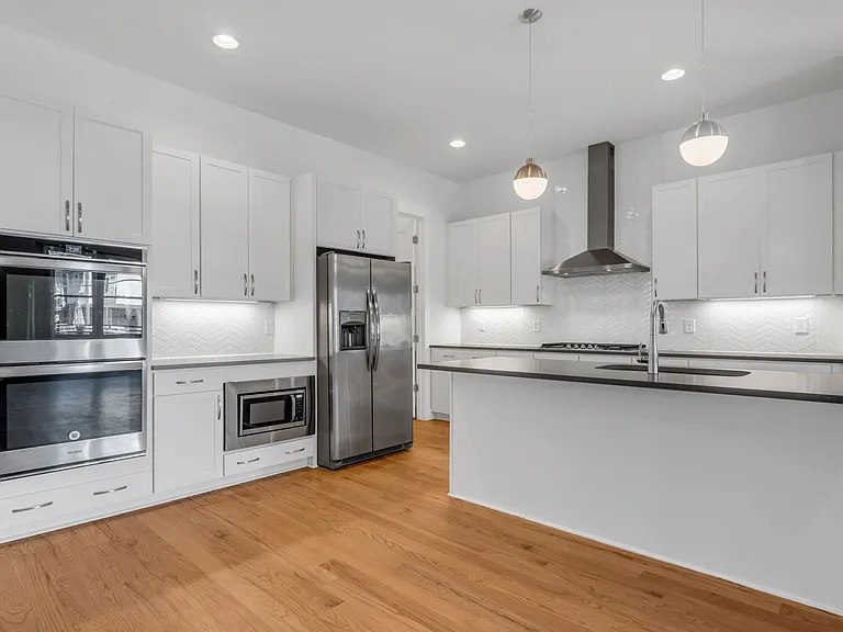1016B 13th Ave S — Photo 12