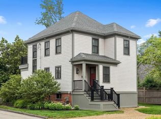 2 Elm St, Manchester, MA 01944