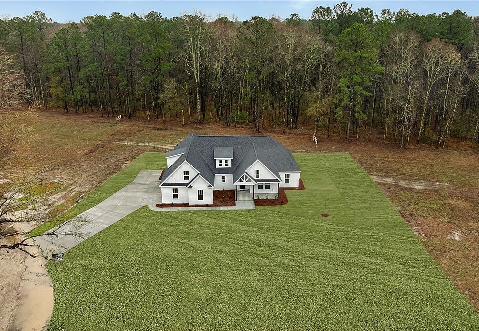 2nd image of 100 Berry Dr