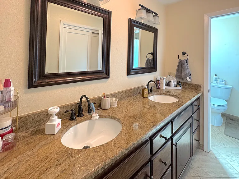 2542 Lindenwood Dr #2542 — Photo 15