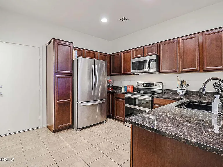 2896 N Claire Dr — Photo 19