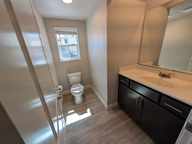 953 Posey St — Photo 16