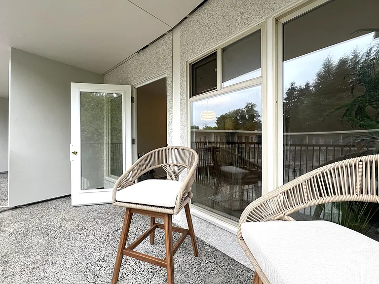 Crescent Apartments — Photo 19