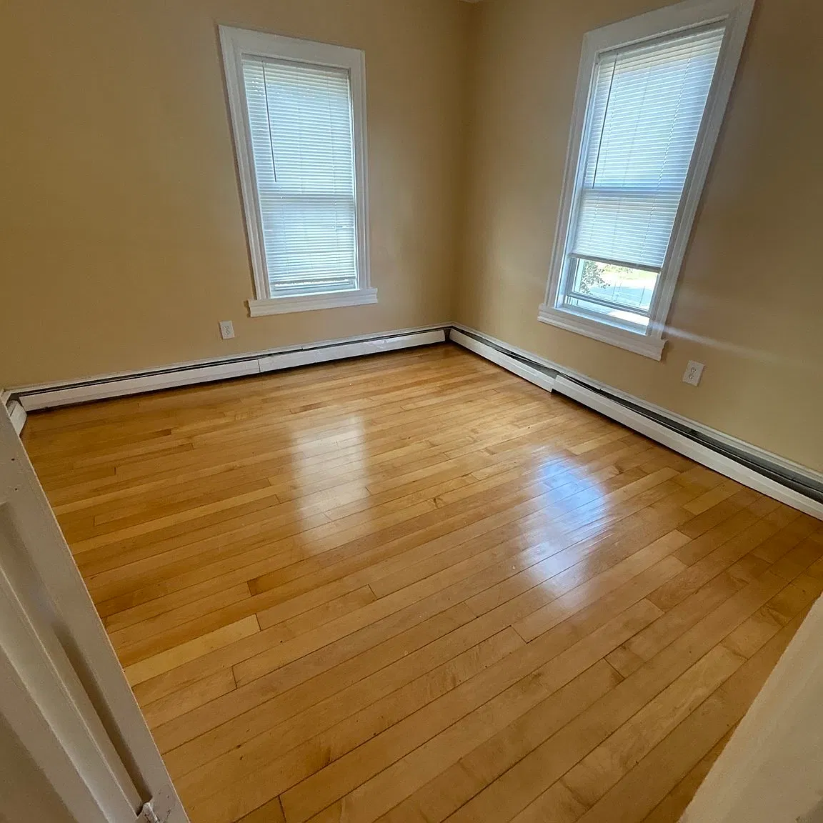 4 bed, 9999 sqft, $3,375 — Photo 4