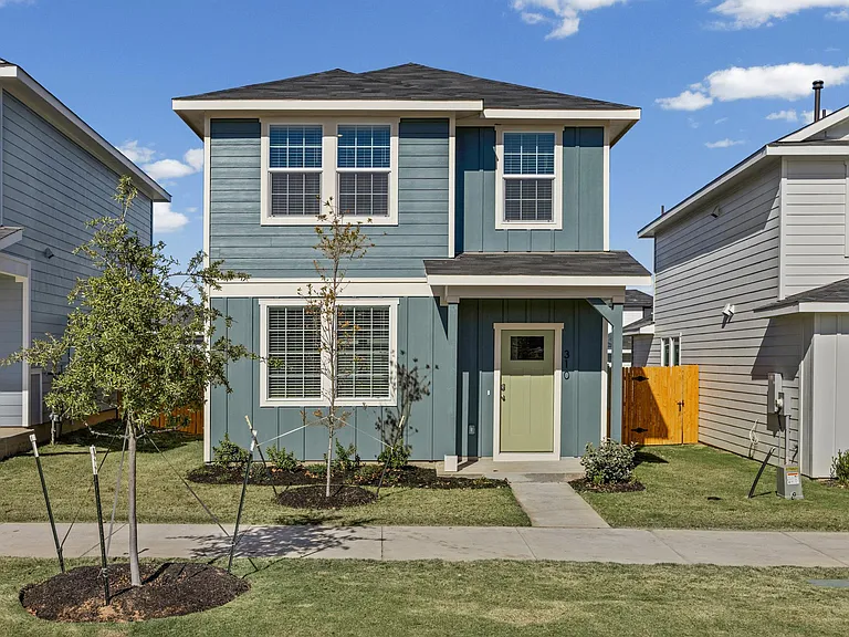 310 Puerto Plata Ave — Photo 2