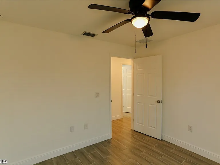 917 Graystone Ave — Photo 12