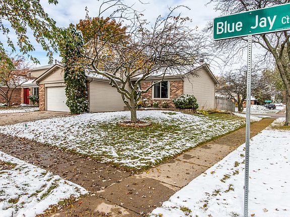 2nd image of 1 Blue Jay Ct