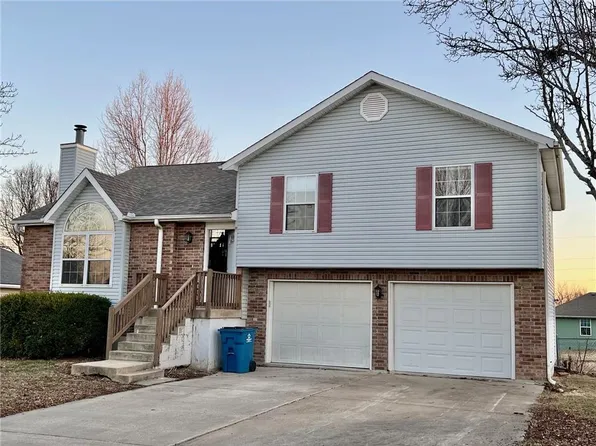 620 Wells Ter, Odessa, MO 64076