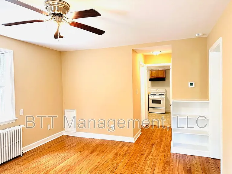 907 Hudson Ave #3 — Photo 9