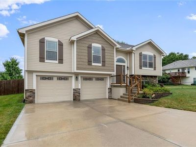 725 E 13th St, Kearney, MO, 64060