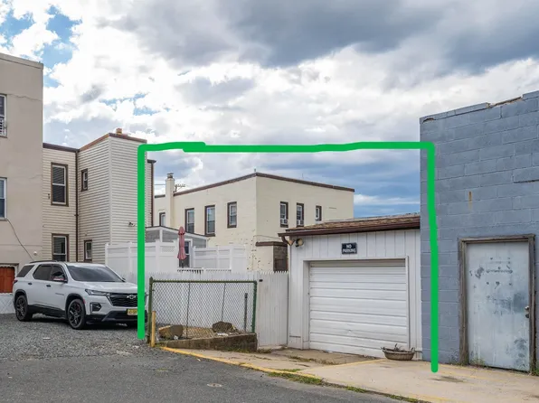 600 67th Street image 26 of 29