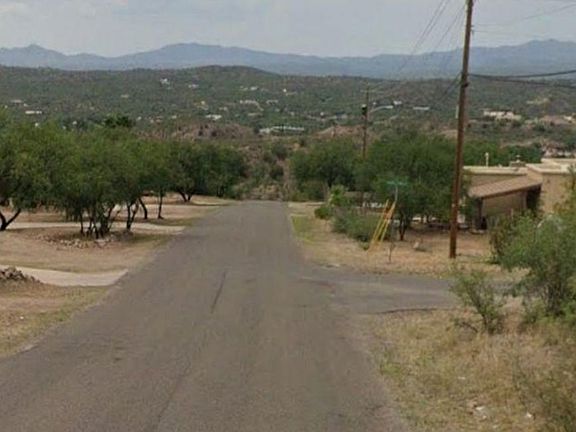 Exterior Neighborhood (street photo)