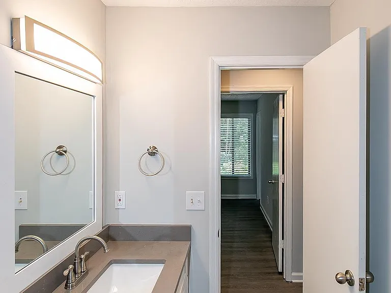3941 Kensington Dr — Photo 19