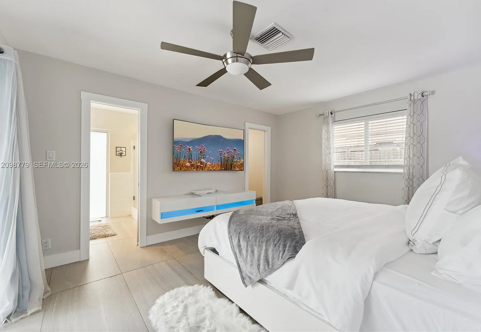 3 bed, 2.0 bath, 1584 sqft, $7,500 — Photo 3
