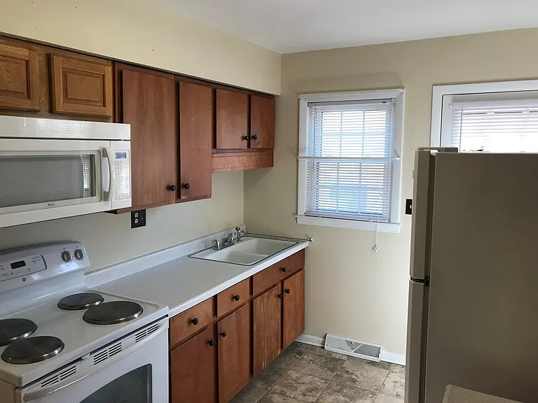 105 Beechwood Avenue Duplex — Photo 11