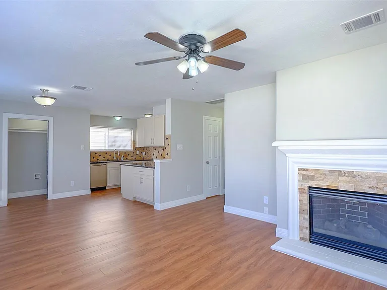 9923 Farrell Dr — Photo 1