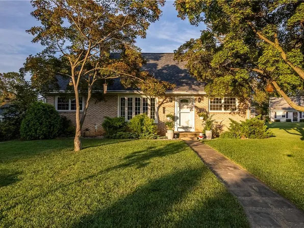 10 Old Orchard Dr, Easton, PA 18045