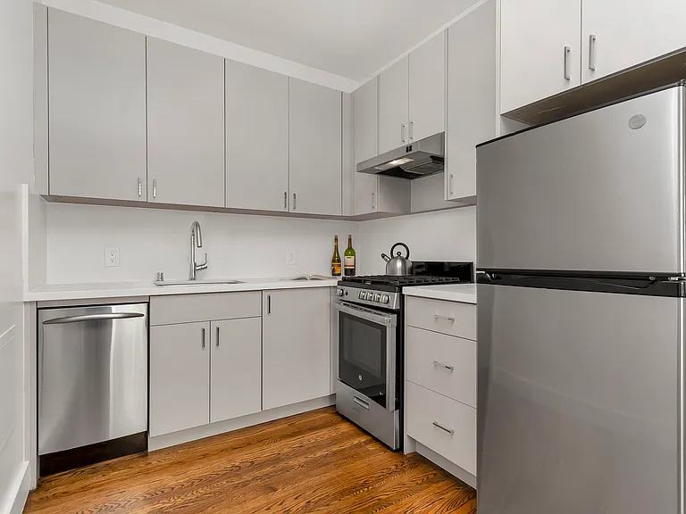 1405 Franklin — Photo 3