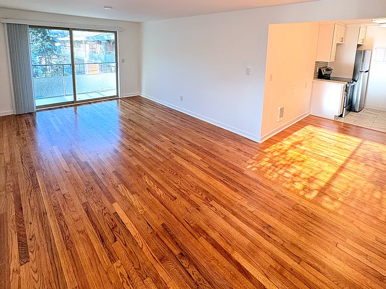 2345 Minor Ave E #17 — Photo 8