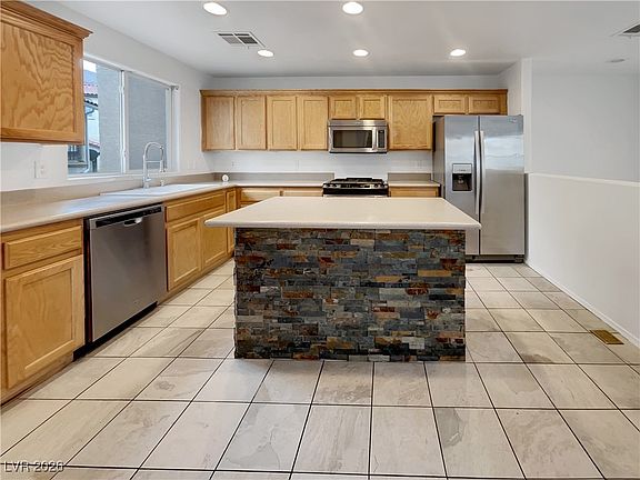 2nd image of 2098 Lady Frances Ln