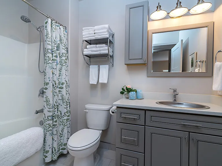 304 W 5th Ave #10 — Photo 10