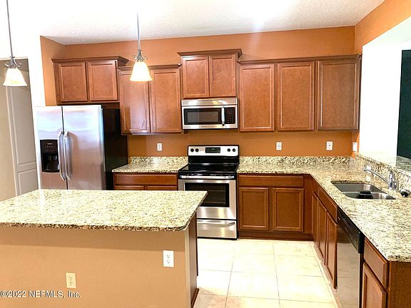 4th image of 1496 Oldenburg Dr