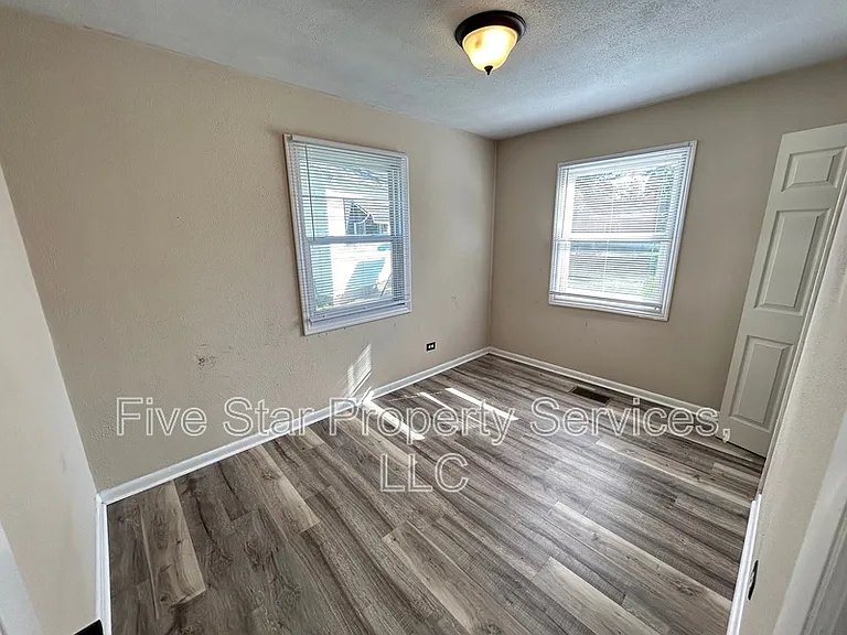 12 Douglas Ct — Photo 7