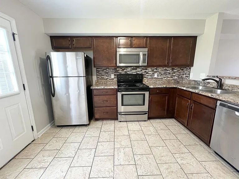 1604 Railton Ct — Photo 7