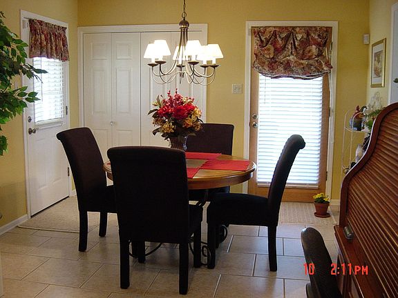 Dining/Kitchen