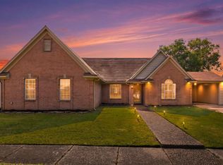5364 Meadow Cross Dr, Memphis, TN 38141