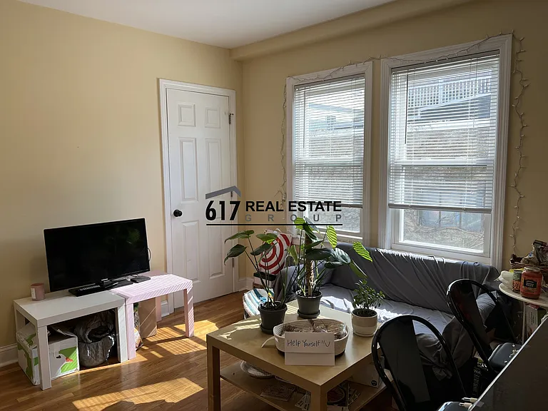 18 Silvey Pl #1 — Photo 4