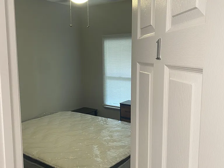 Disclaimer: This photo has been staged. Not all furnishings seen will be provided.