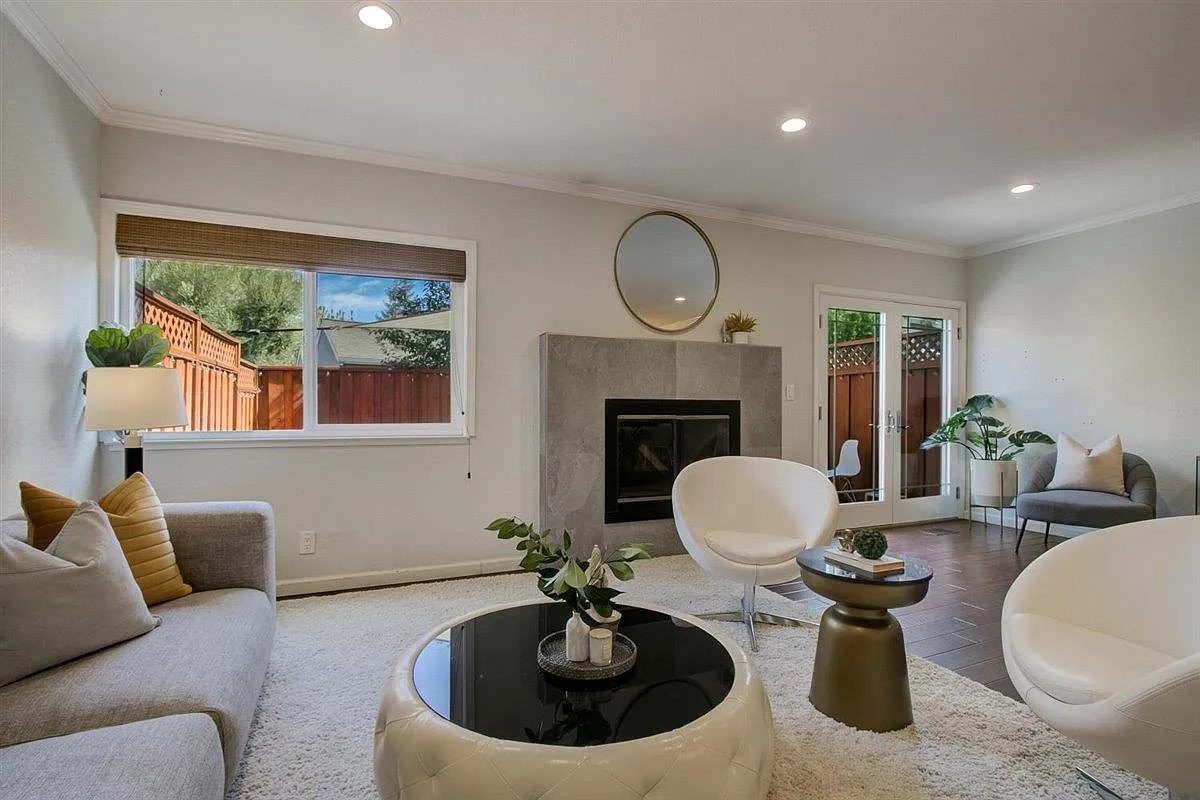 1120 Kayellen Ct photo 1