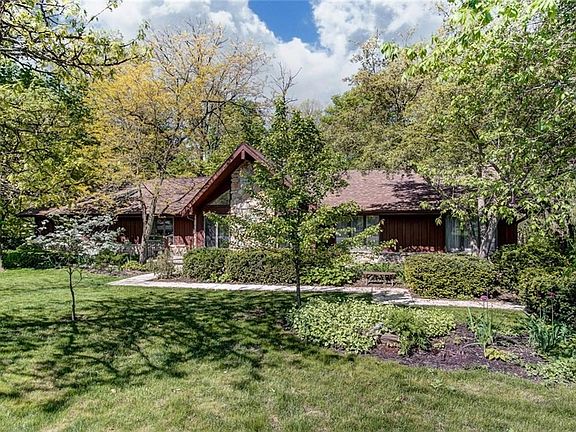 2nd image of 1421 Timberlane Dr