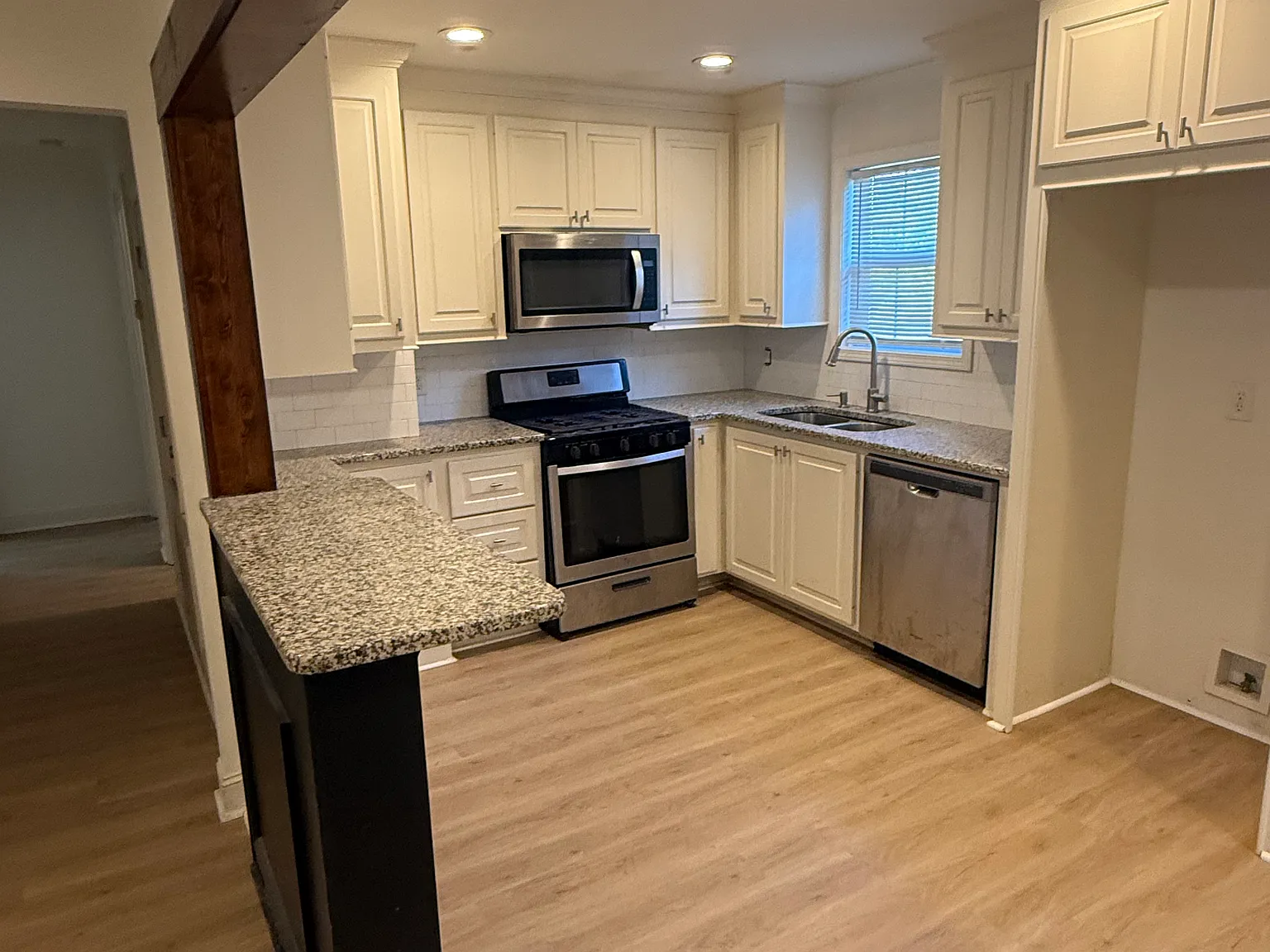 3 bed, 925 sqft, $1,500 — Photo 4