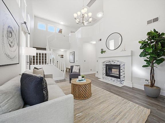 3rd image of 2835 Augusta Ct