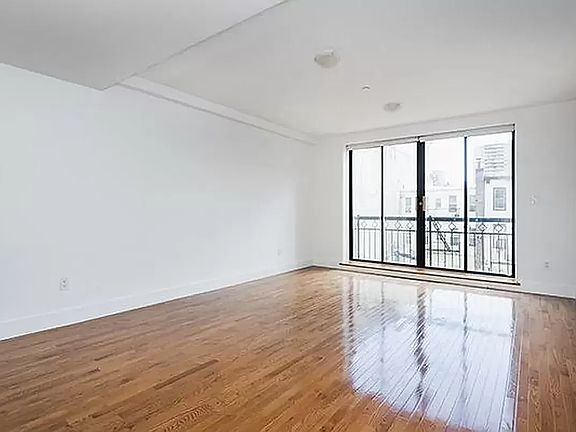 2nd image of 80 Meserole St APT 2J