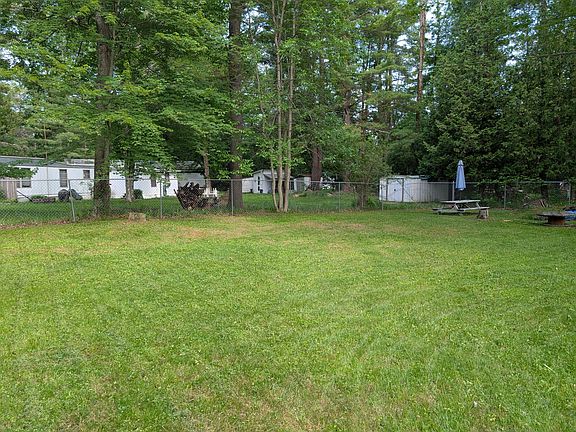 5th image of 8 Spruce Ave