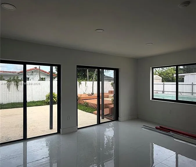 935 SW 72nd Ave — Photo 4