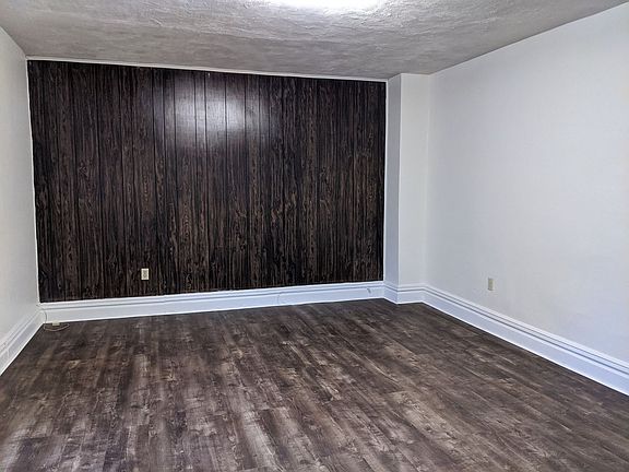 2nd image of 1052 W 4th St #246E9780A
