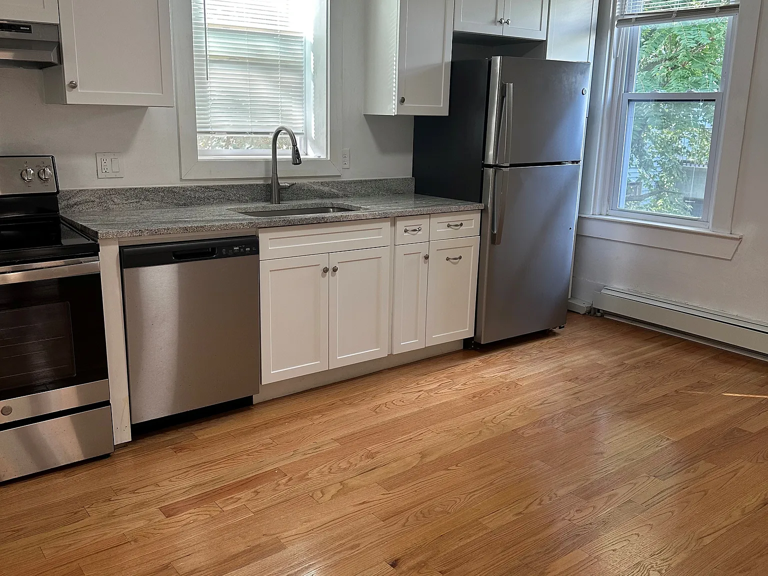 1 bed, $2,381 — Photo 3