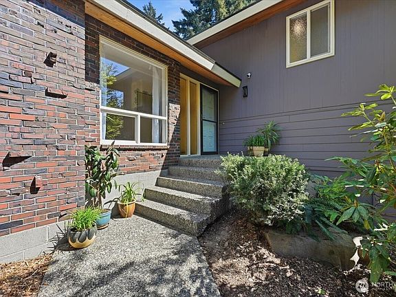 2nd image of 3754 NE 194th Street