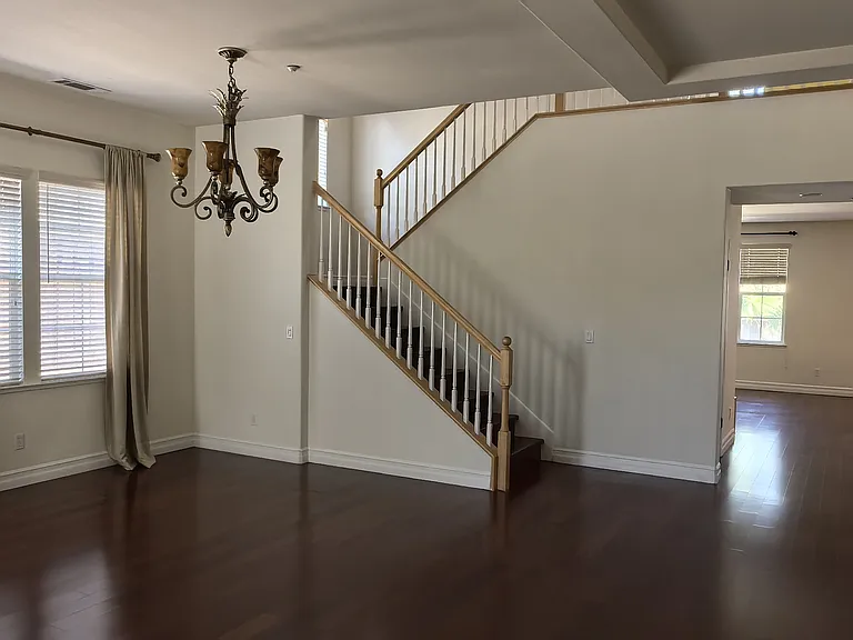 2647 Presidio Dr — Photo 3
