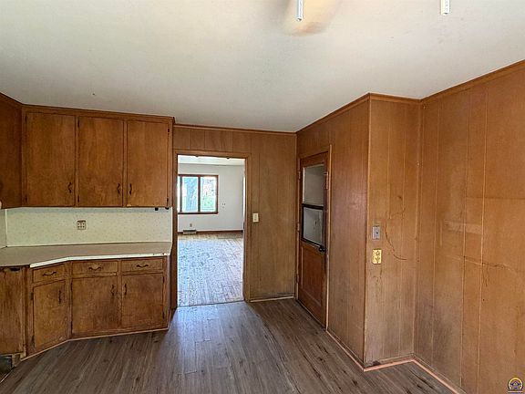 4th image of 5503 W 97th St