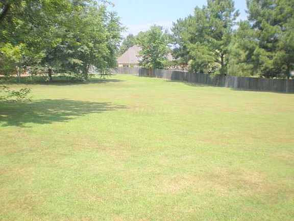 3rd image of 9480 Fox Hill Cir S