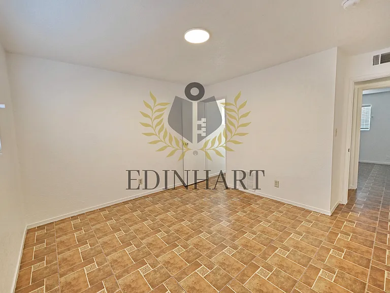 2303 S Poppy Ave #101 — Photo 23