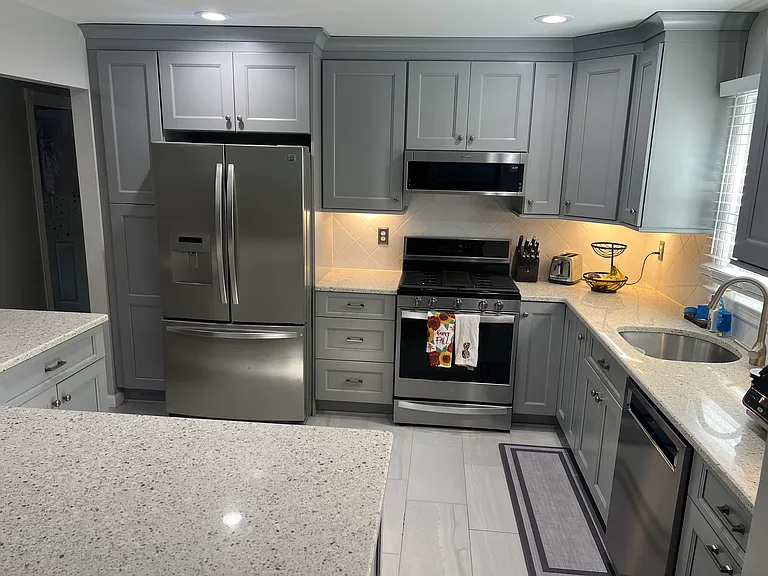 430 Thayer Ave — Photo 6