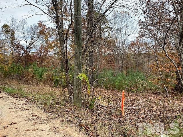 2nd image of 622 Lemay Ln