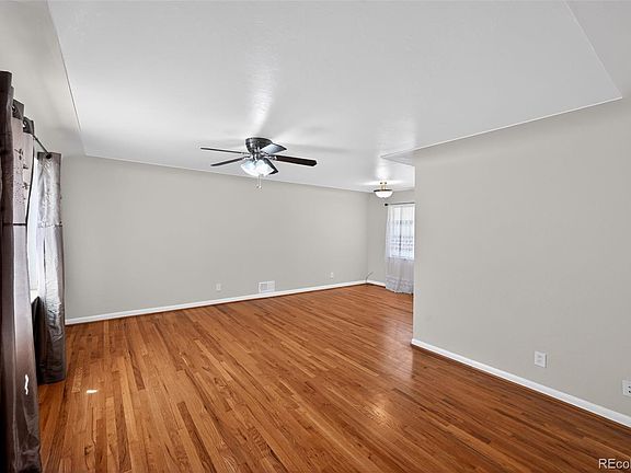 3rd image of 2201 Oakland Street